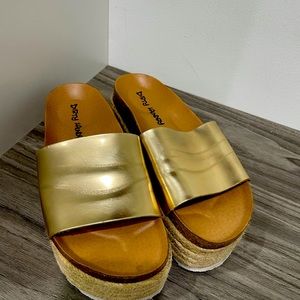 Dirty laundry wedge espadrille slides gold